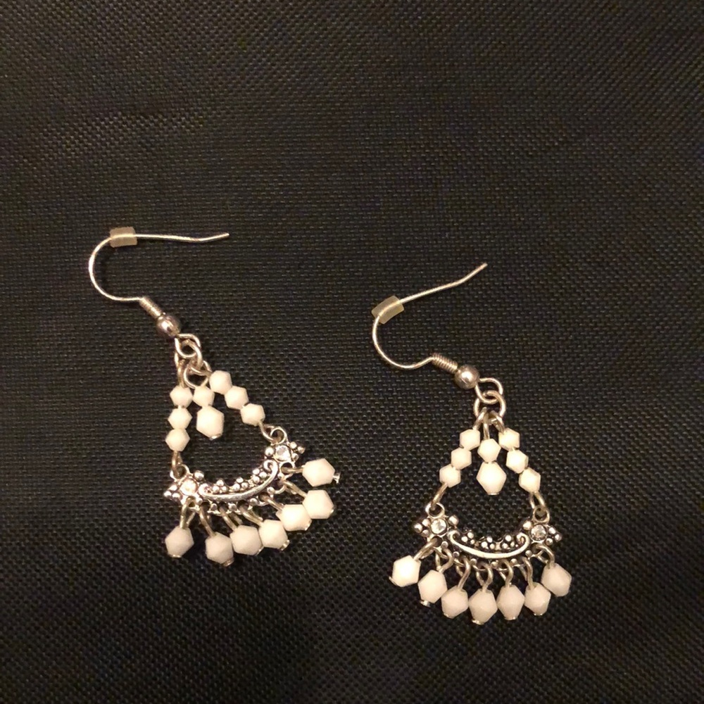 💎White sparkle chandelier earrings💎